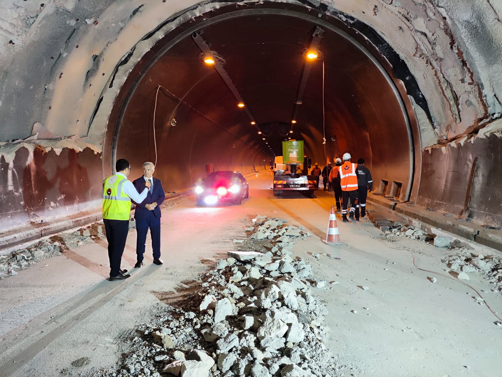 Vali Ünlüer, Âşık Mahzuni Şerif Tüneli’ndeki Çalışmaları İnceledi 2