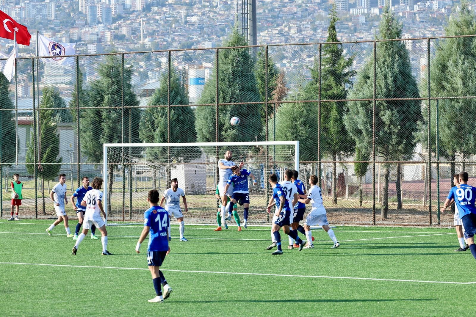 Vali Ünlüer, İstiklalspor Zonguldak Kömürspor Maçını Tribünden İzledi1