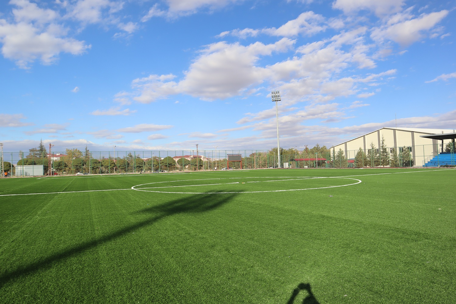 Afşin Futbol Sahası'ndaki Yenileme Çalışmalarında Sona Gelindi (9)