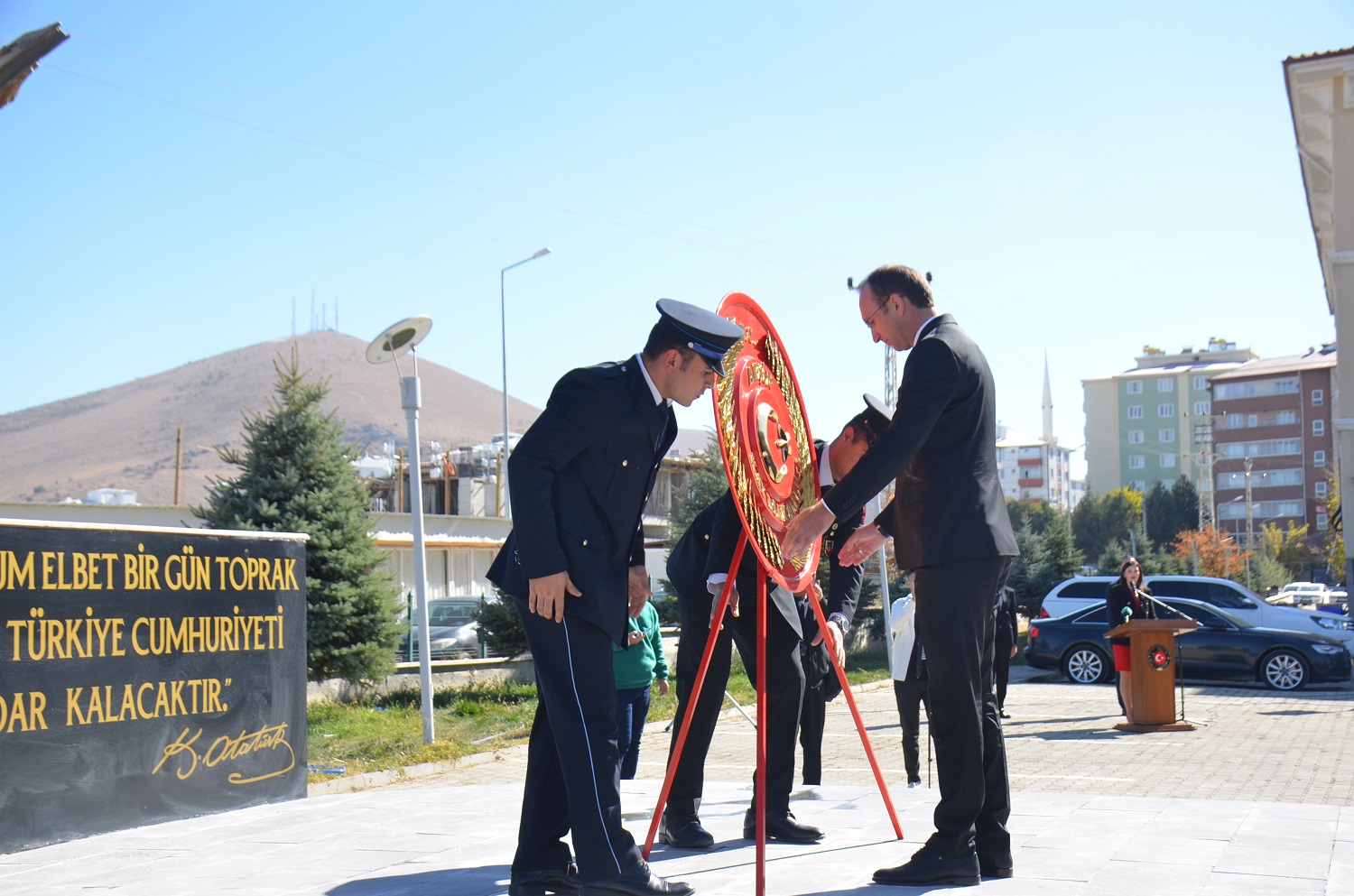 Afşin’de Çelenk Sunma Töreni Düzenlendi (2)