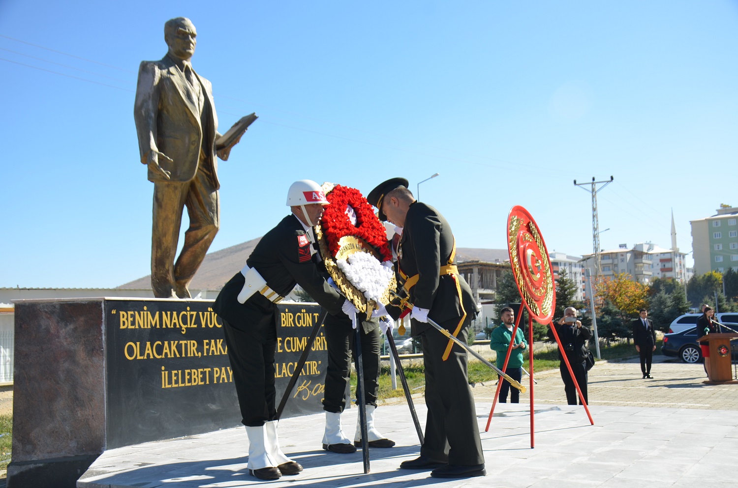 Afşin’de Çelenk Sunma Töreni Düzenlendi (3)