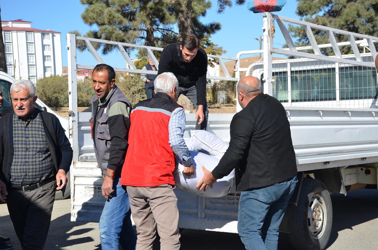 Afşin’de Çiftçilere 27 Ton Kırmızı Mercimek Tohumu Dağıtıldı (4)