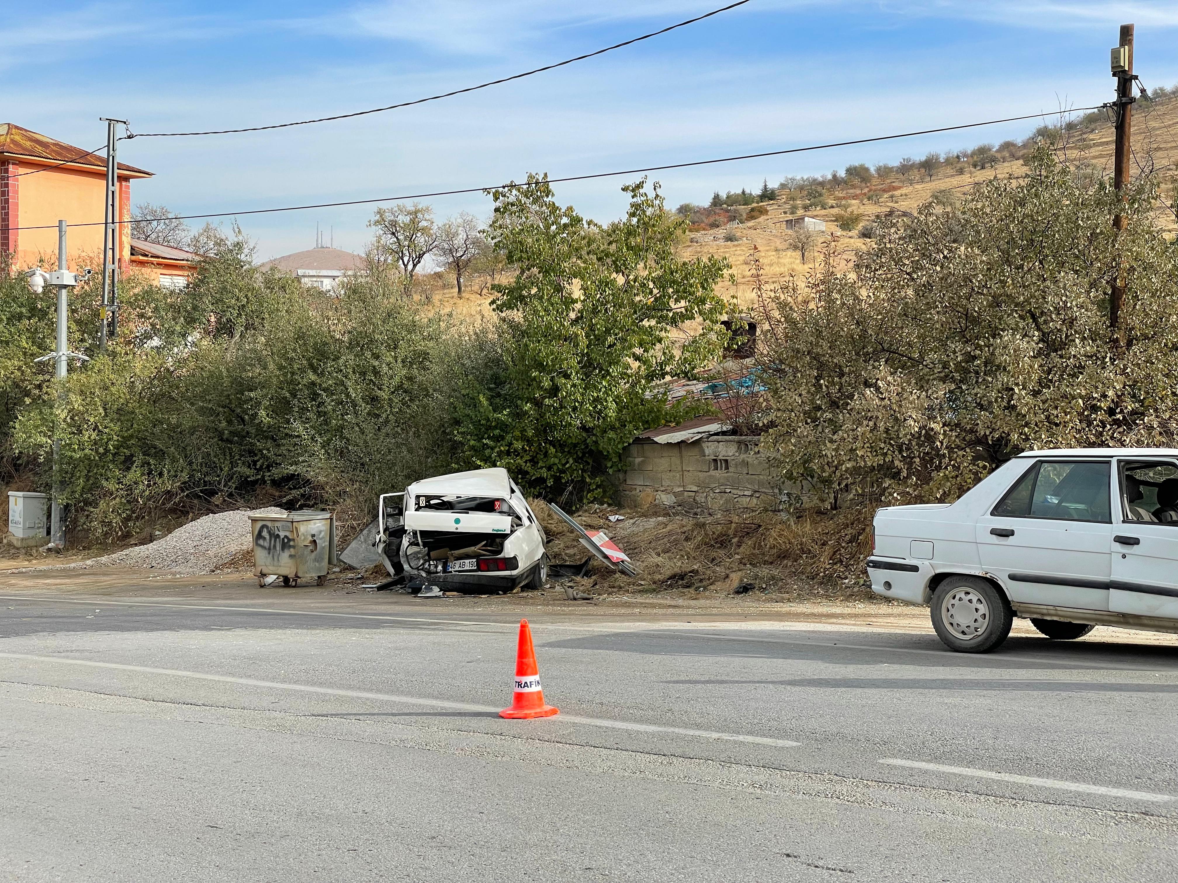 Afşin’de Hastane Yolunda Feci Kaza 4 Yaralı3