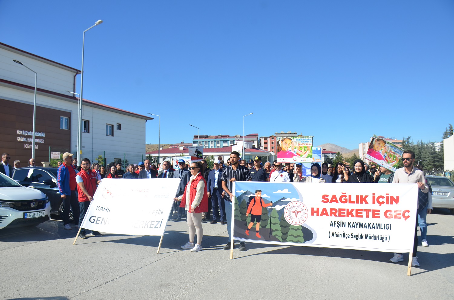 Afşin’de “Sağlık İçin Harekete Geç” Yürüyüşü Düzenlendi (1)