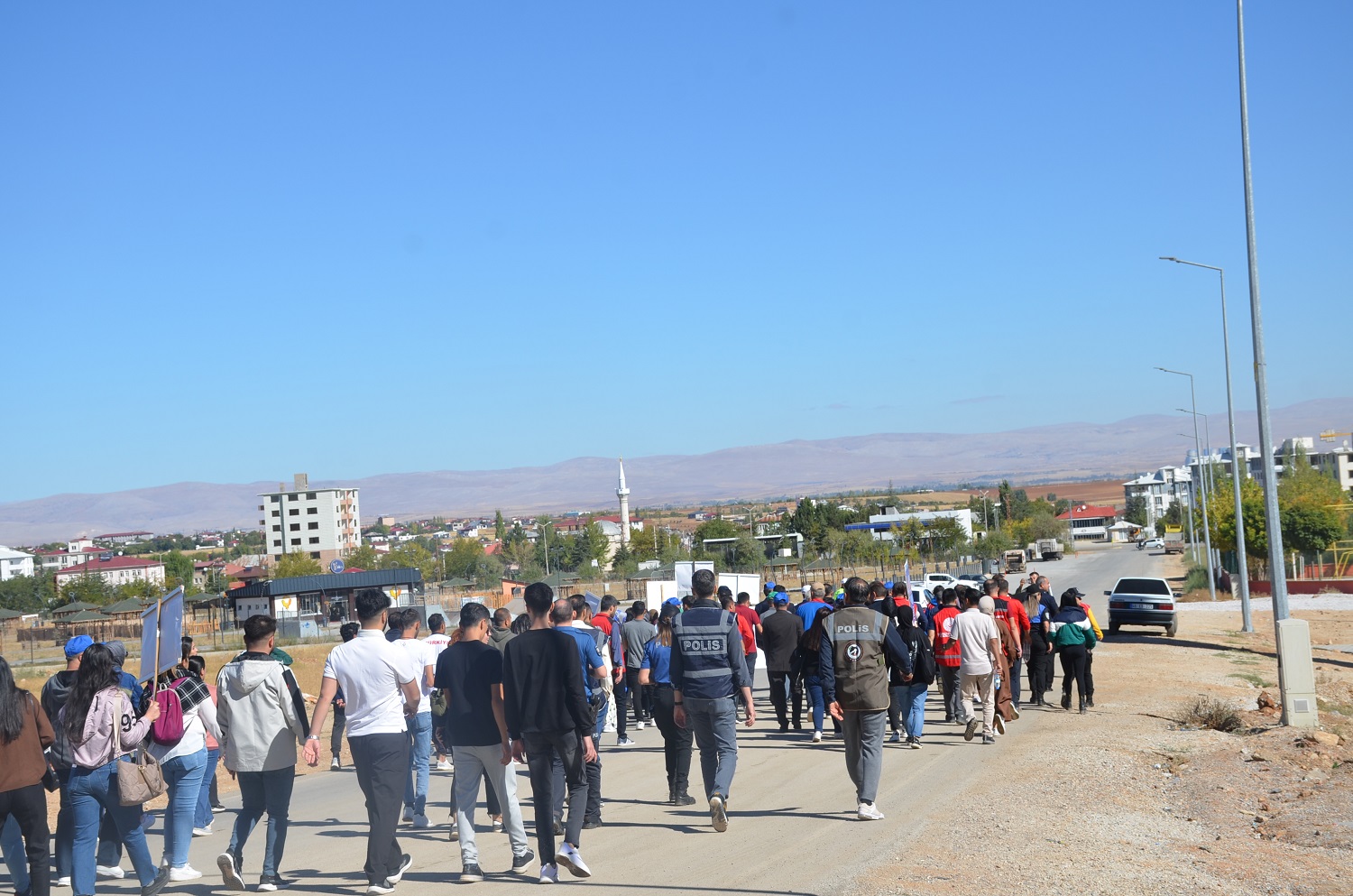 Afşin’de “Sağlık İçin Harekete Geç” Yürüyüşü Düzenlendi (10)