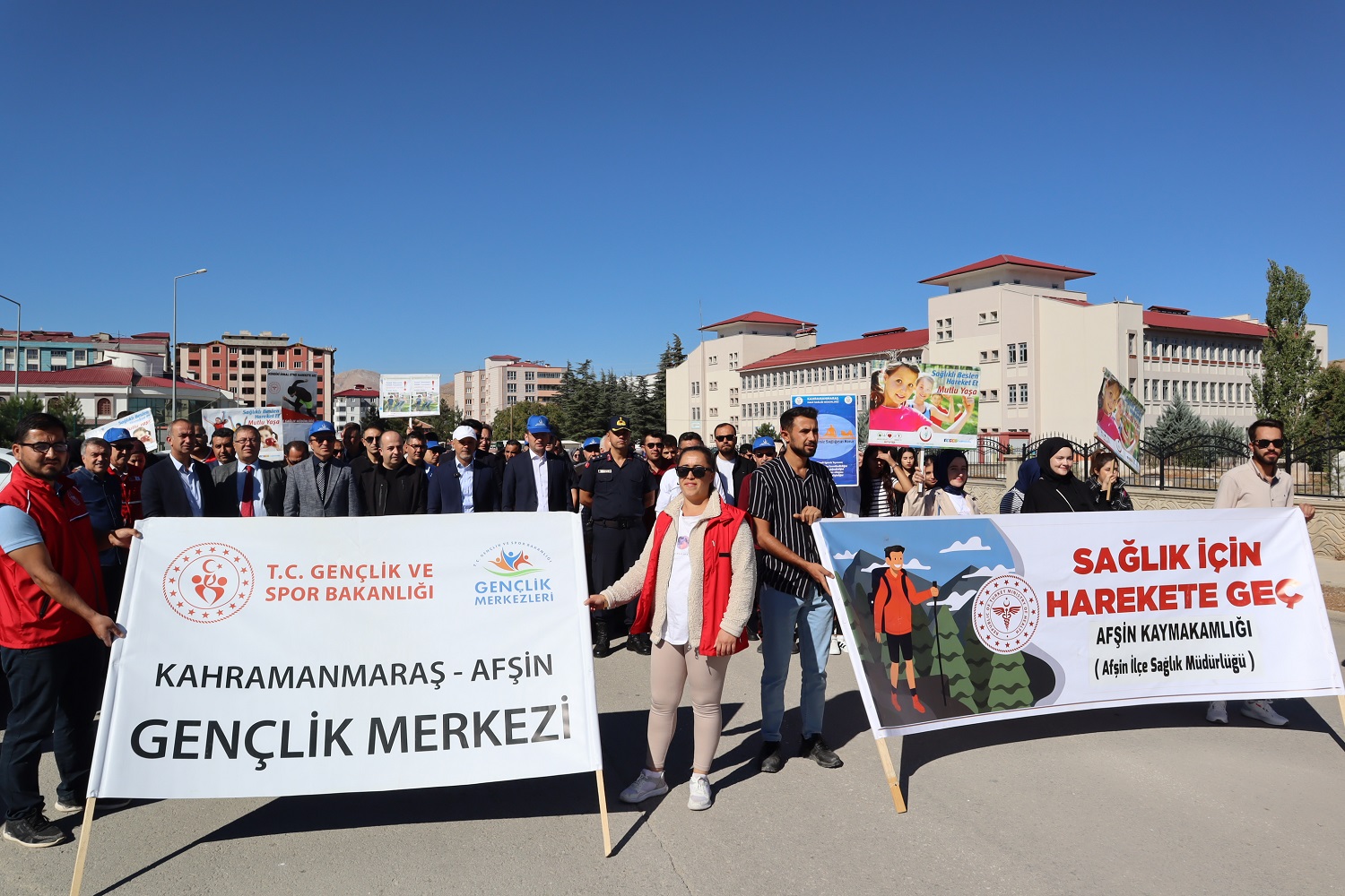 Afşin’de “Sağlık İçin Harekete Geç” Yürüyüşü Düzenlendi (11)