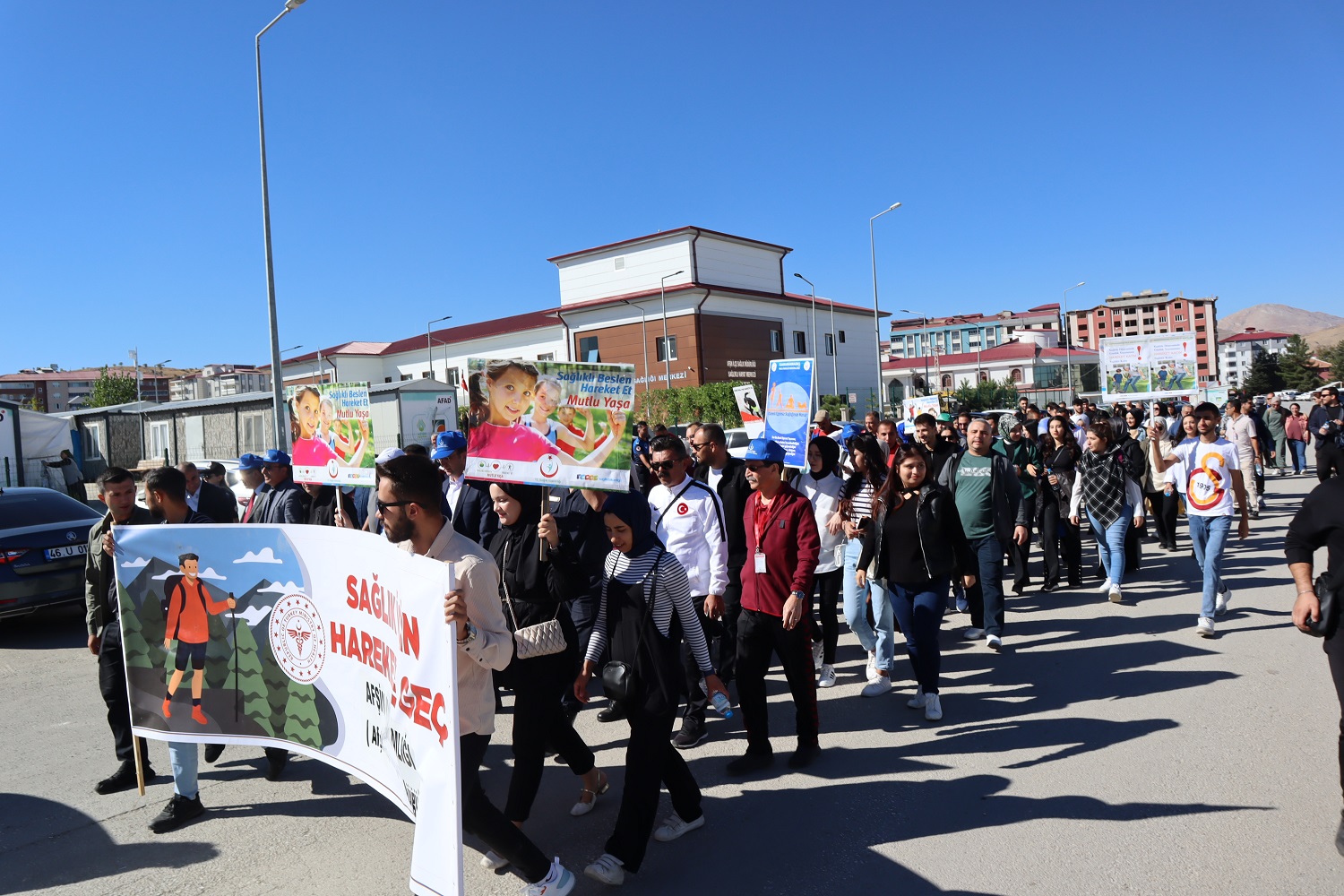 Afşin’de “Sağlık İçin Harekete Geç” Yürüyüşü Düzenlendi (12)