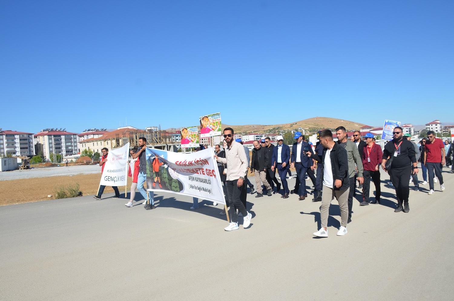 Afşin’de “Sağlık İçin Harekete Geç” Yürüyüşü Düzenlendi (6)