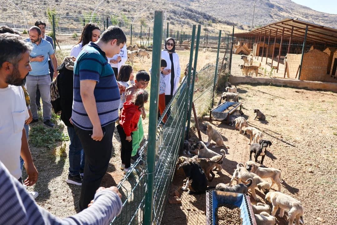 Başkan Gürbüz 4 Ekim Hayvanları Koruma Gününde Özel Çocuklarla Bir Araya Geldi2