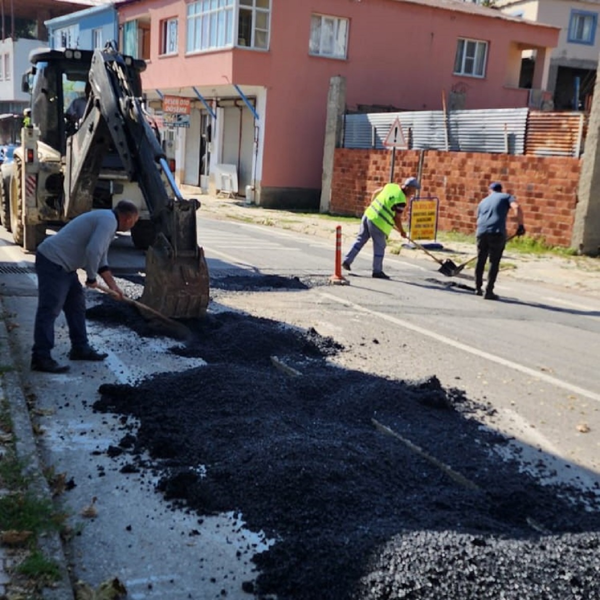 Büyükşehir, Andırın’da 11 Mahallenin Yolunu Yeniliyor (3)