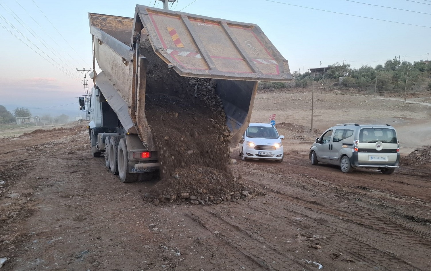 Büyükşehir’den Türkoğlu Orçan Caddesi’nde Çalışma (2)