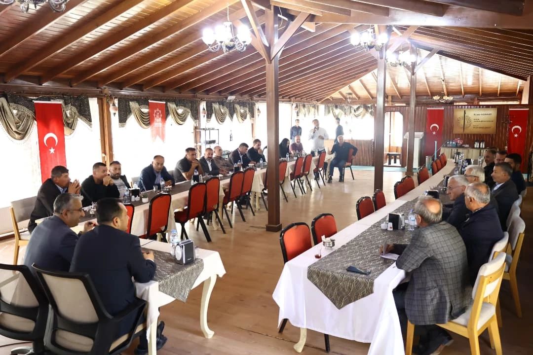 Chp İlçe Başkanı Gürbüz, Muhtarlarla Toplantı Düzenledi