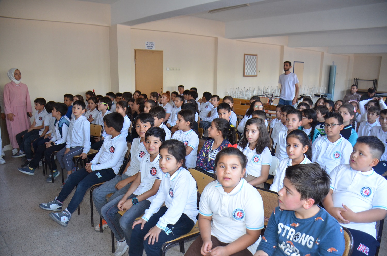 Hemşirelik Öğrencilerinden Sevgi Tüm Engelleri Aşar Konulu Eğitici Konferans (3)