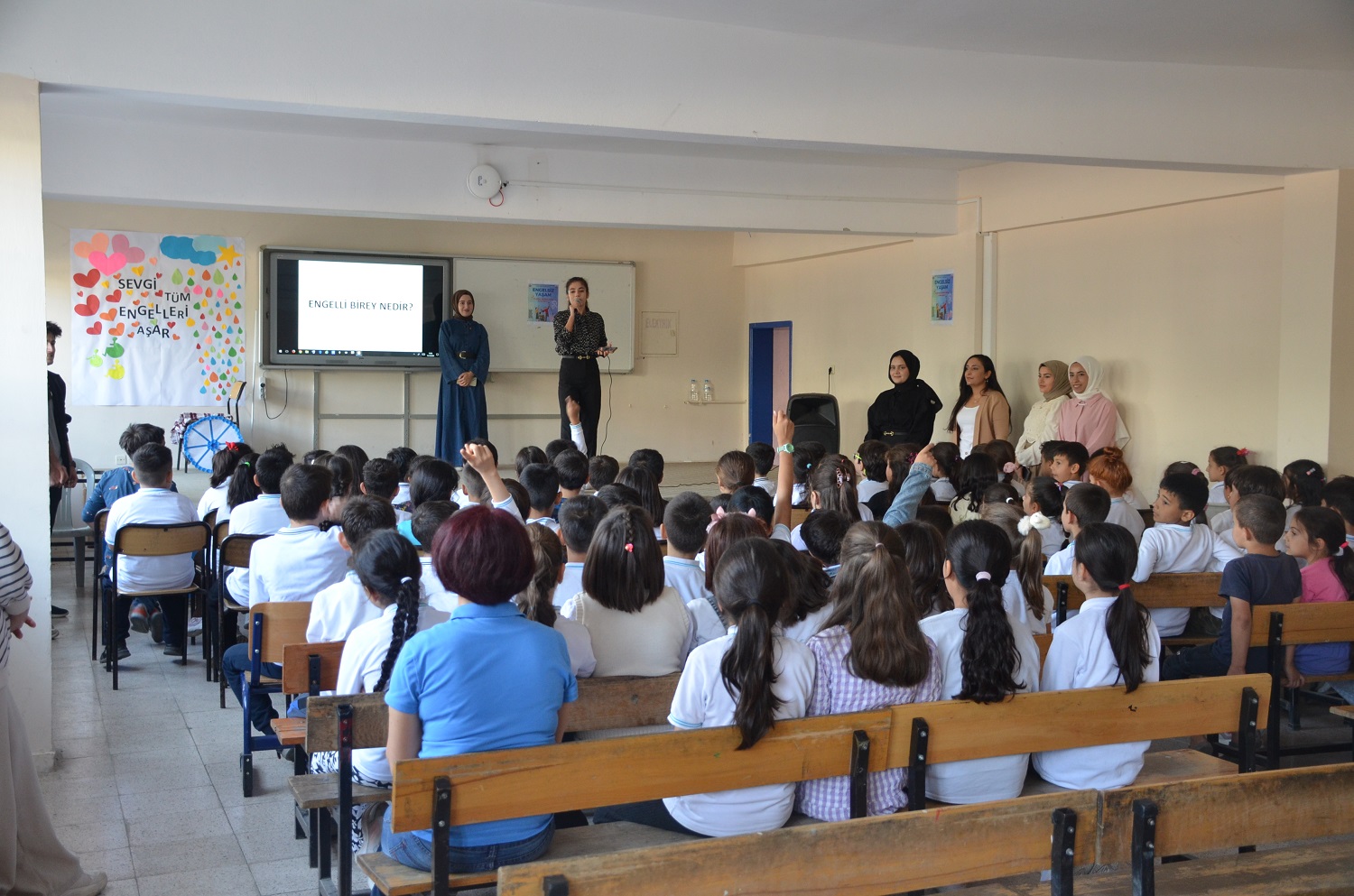 Hemşirelik Öğrencilerinden Sevgi Tüm Engelleri Aşar Konulu Eğitici Konferans (4)