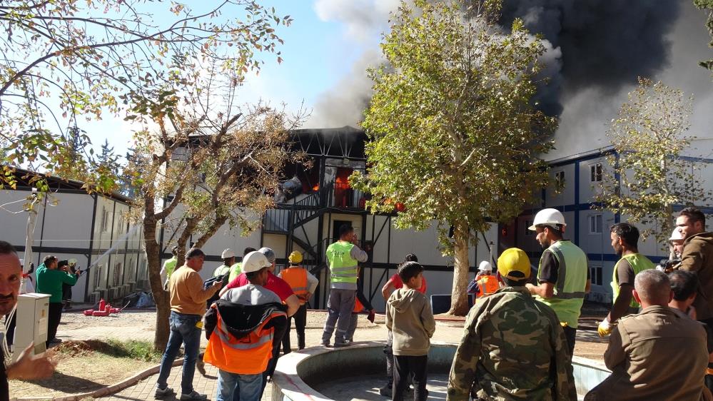 Kahramanmaraş'ta İnşaat İşçilerinin Kaldığı Konteynerde Yangın 3