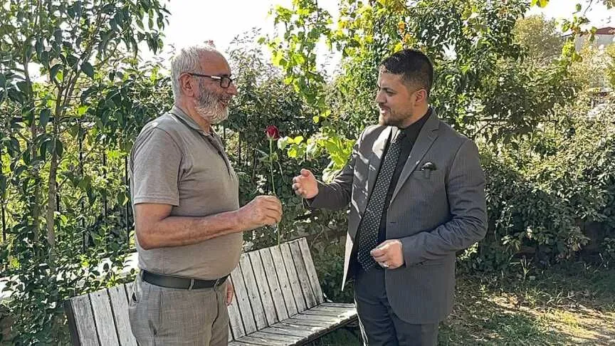 Kahramanmaraş'ta Kadına Şiddete Dikkati Çekmek İçin Erkeklere Gül Dağıtıldı2