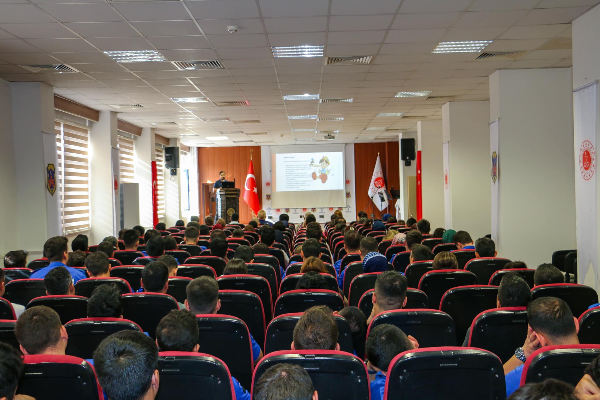 Kursiyerlere, Değerlerin Belirlenmesinde Ailenin Rolü Konulu Konferans Düzenlendi