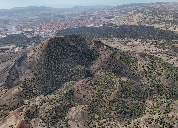 Manisa'da 5 Kilometre Derinlikteki Magma Odasında Püskürme Riski Tespit Edildi1