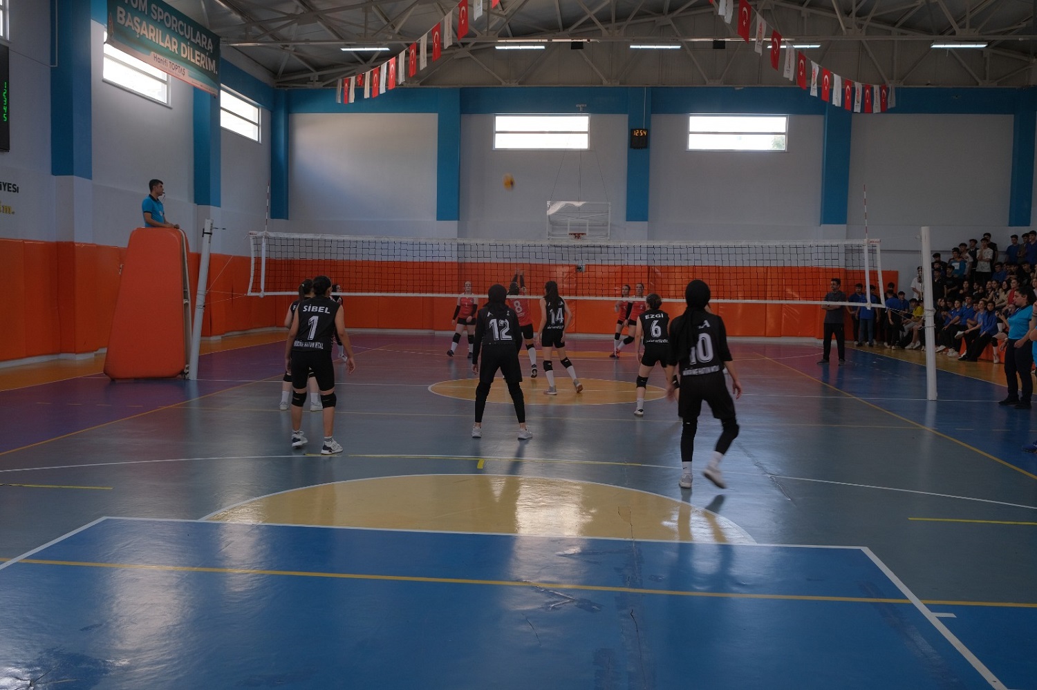 Onikişubat Belediyesi’nin Cumhuriyet Spor Şöleni’nde Final Heyecanı Yaşandı (2)