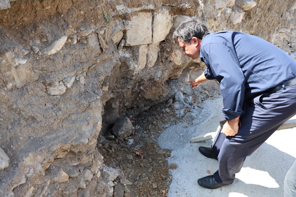 Tarihi Tünel Ve Kemer Çevresinde İnşaat 1