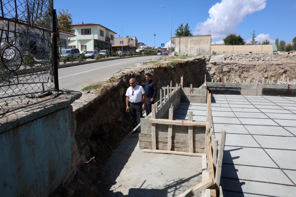 Tarihi Tünel Ve Kemer Çevresinde İnşaat