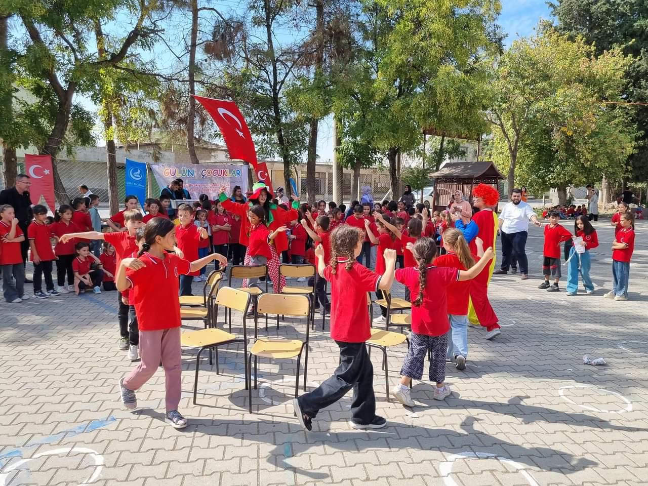 Ülkü Ocakları Çocuklar İle Doyasıya Bir Gün Geçirdi3