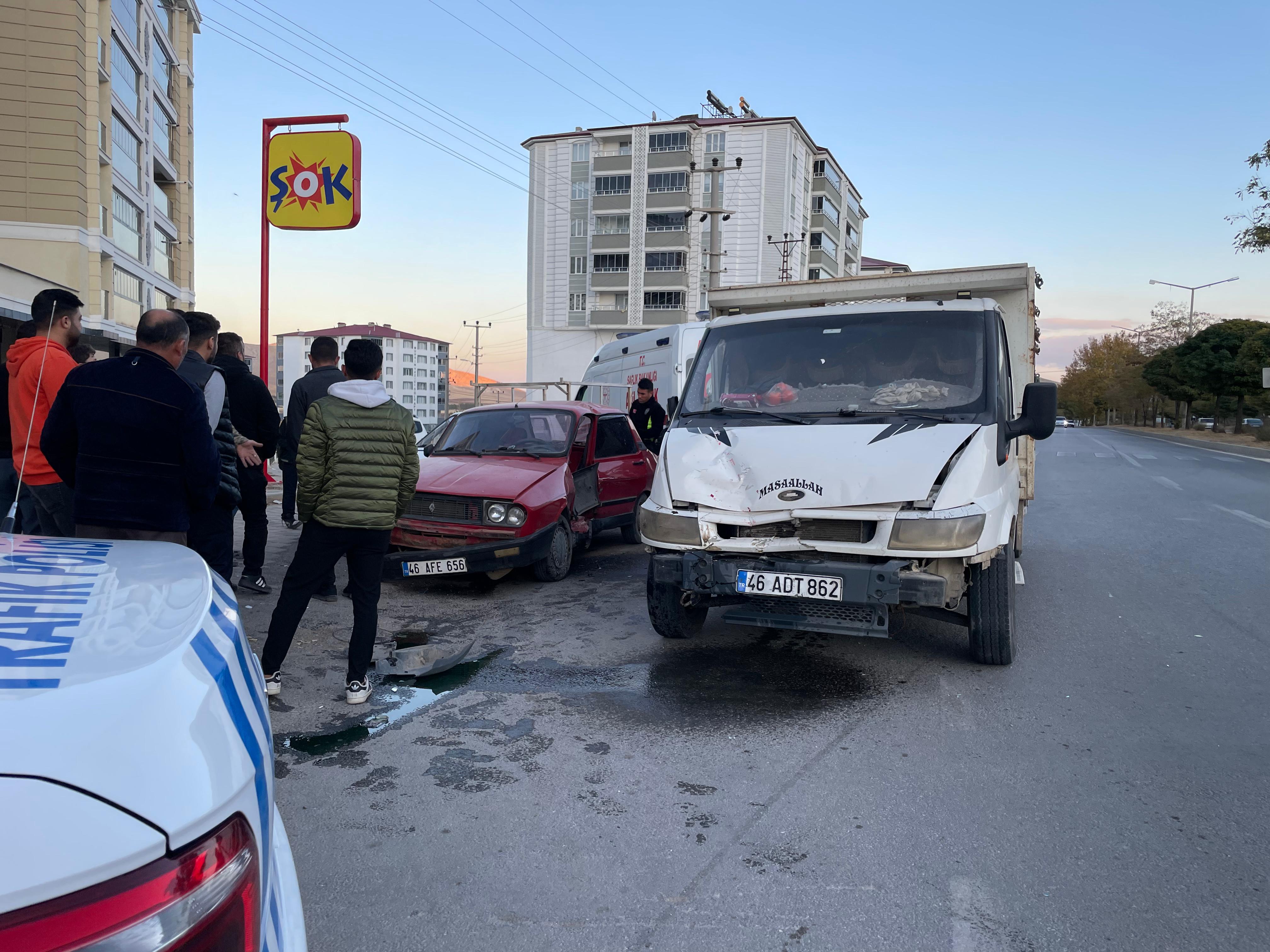 Afşinbey Caddesi’nde Zincirleme Kaza Meydana Geldi1