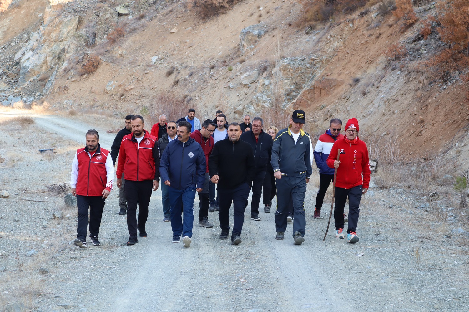 Afşin’de Doğa Yürüyüşü Etkinliği Düzenlendi (15)