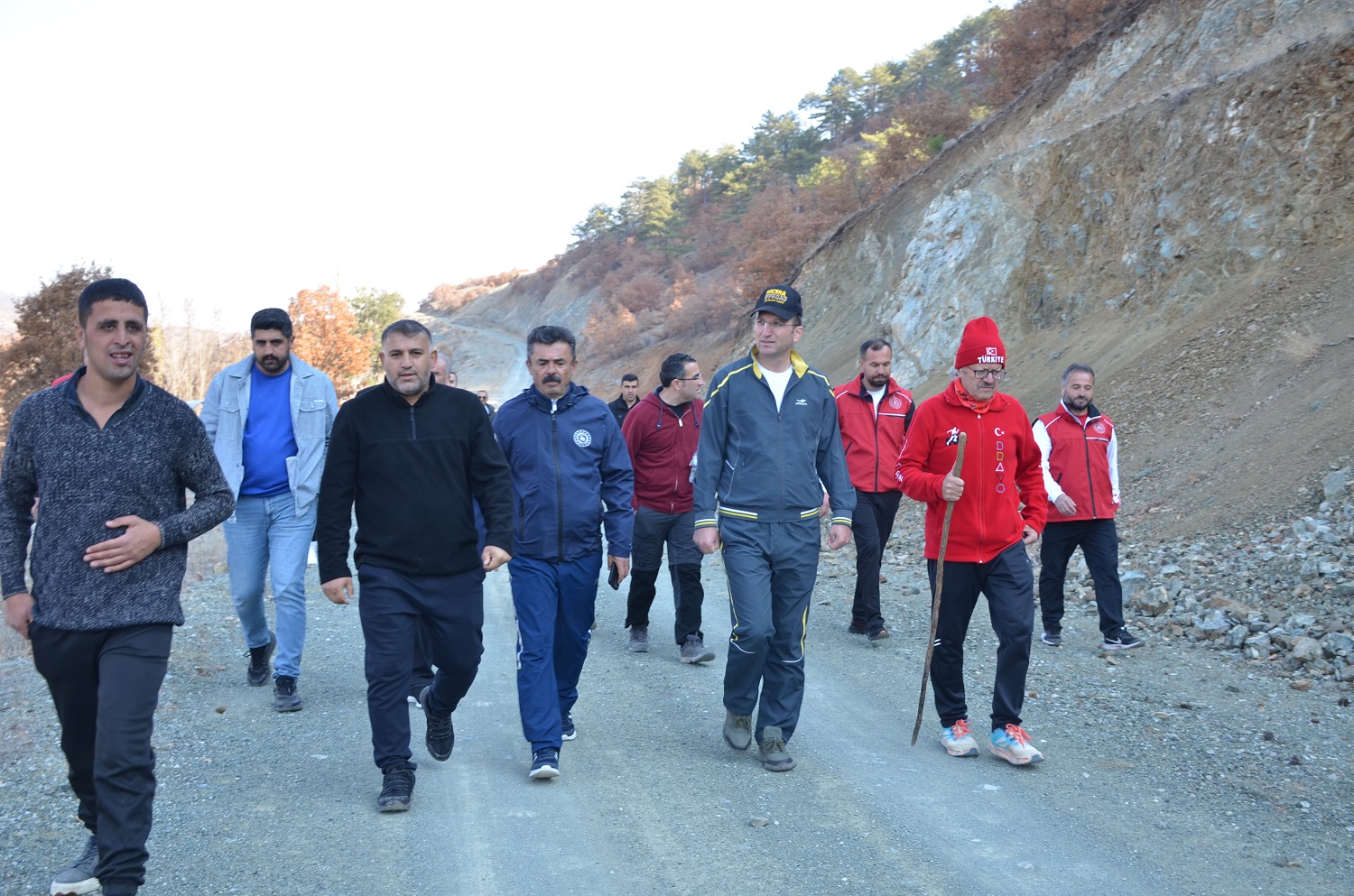 Afşin’de Doğa Yürüyüşü Etkinliği Düzenlendi (2)