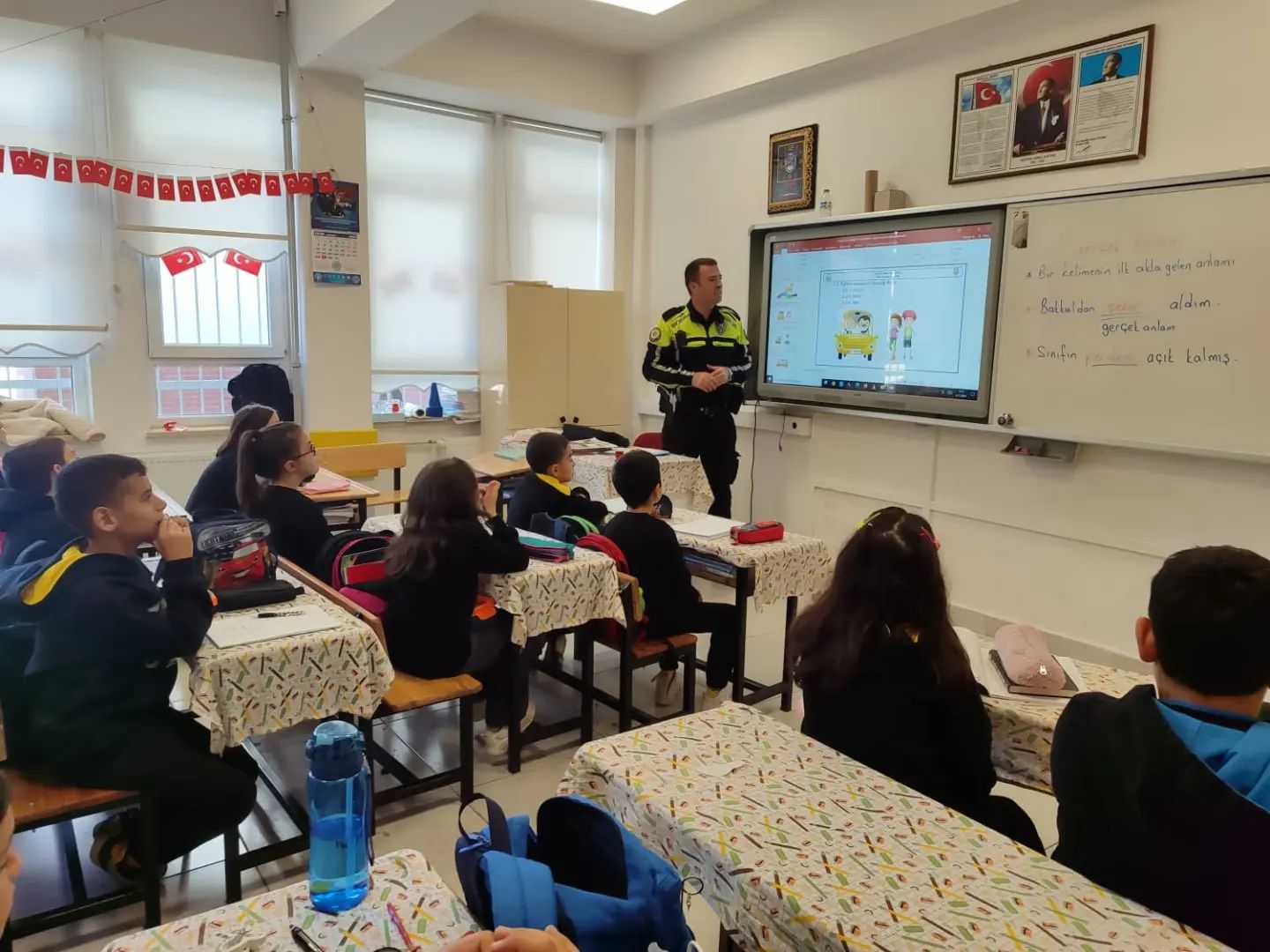 Afşin’de İlkokul Öğrencilerine Trafik Eğitimi Verildi1