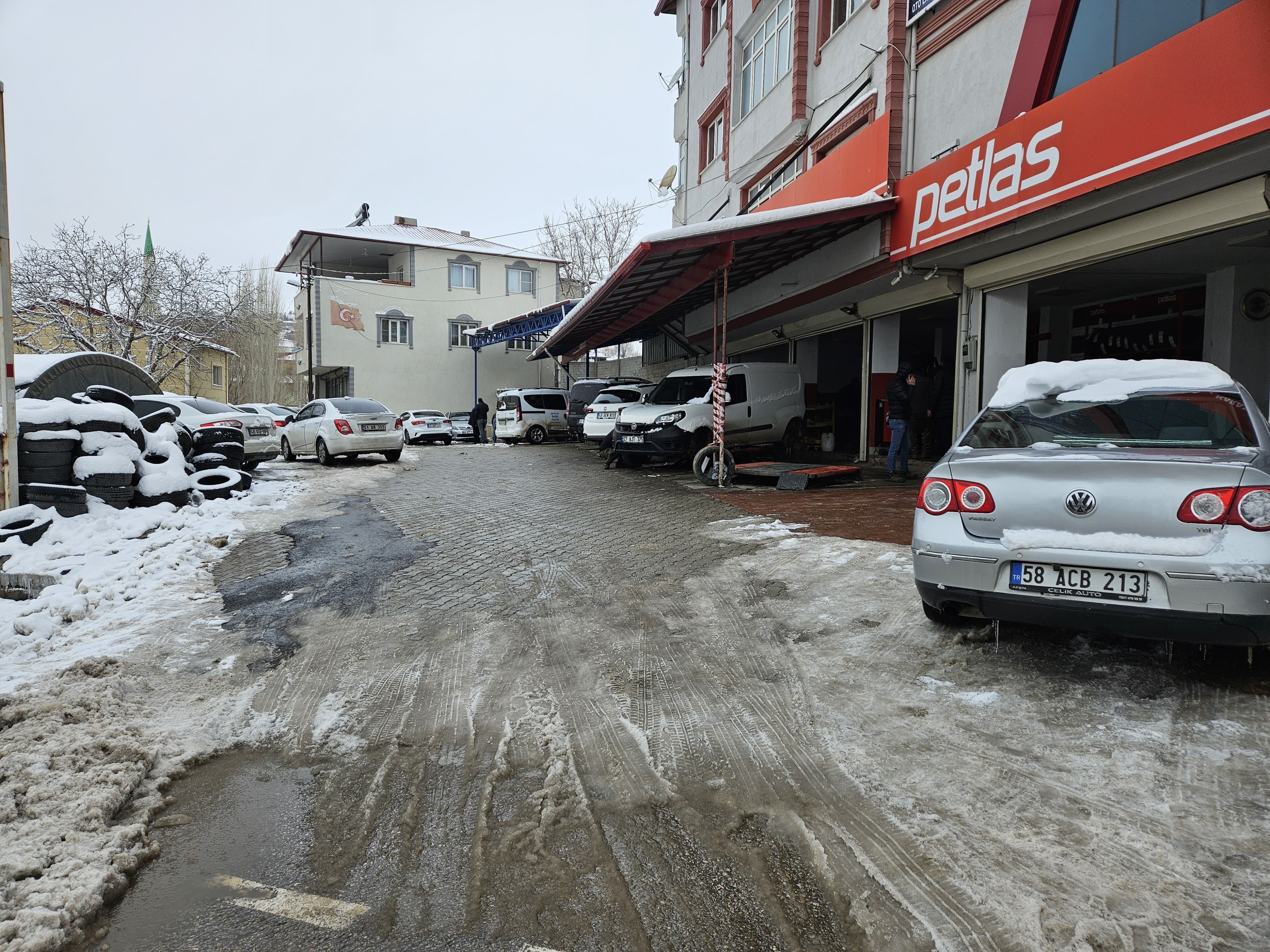 Afşin’de Lastikçilerde Kış Yoğunluğu Sürüyor2