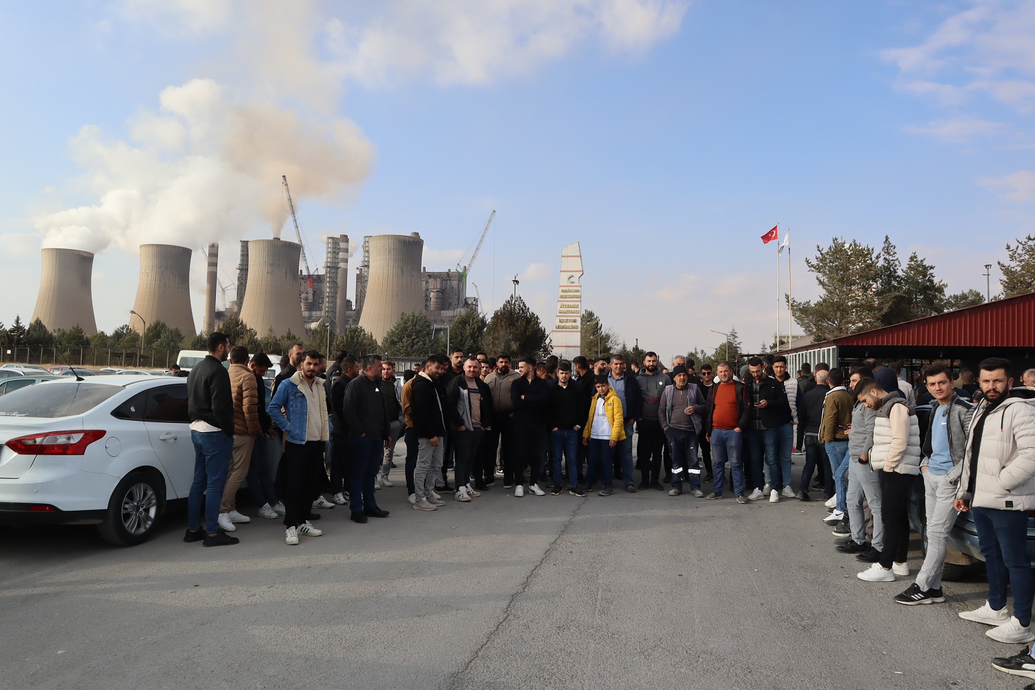 Afşin’de Maaşlarını Alamayan İşçilerin Eylemleri Sürüyor (6)