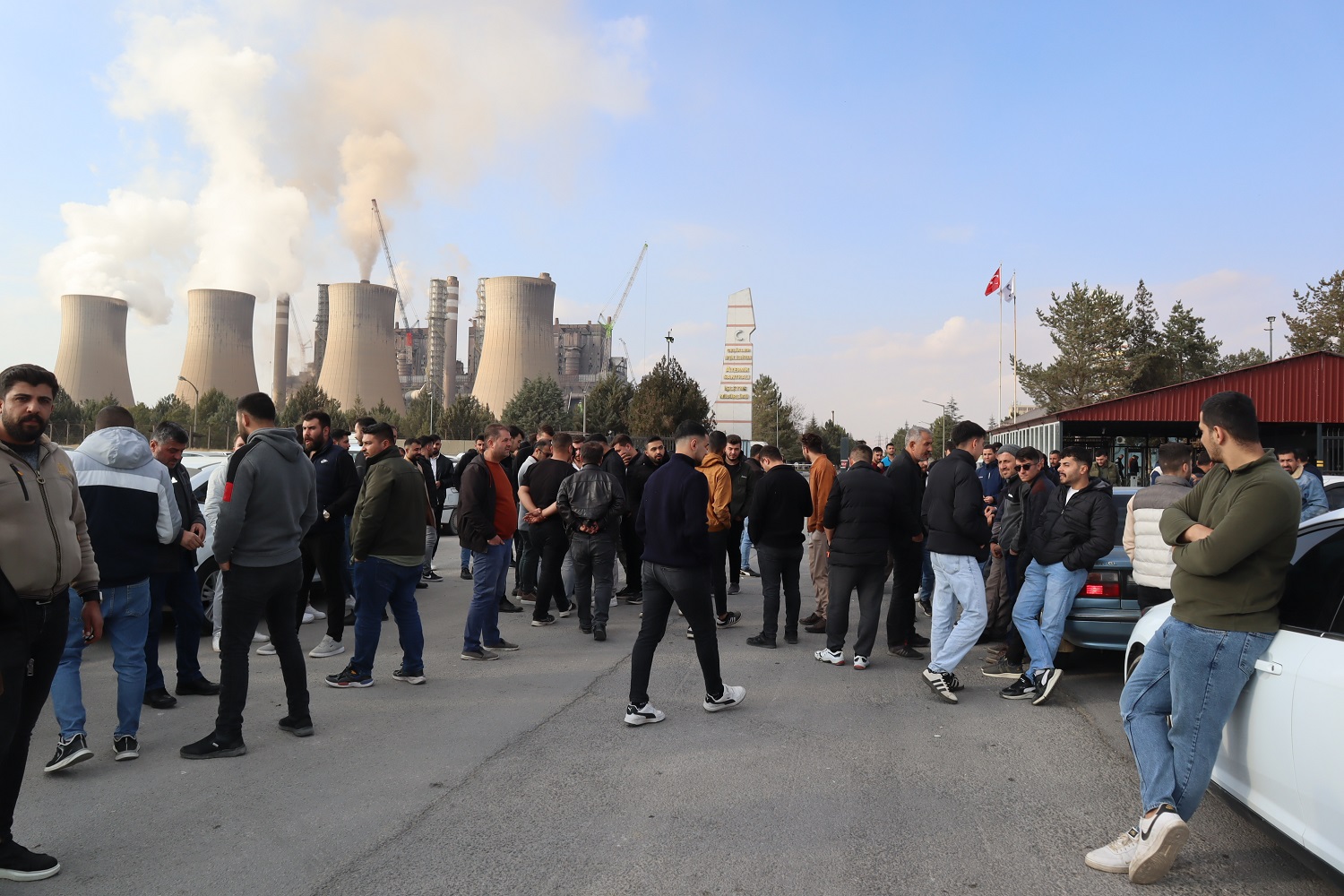 Afşin’de Maaşlarını Alamayan İşçilerin Eylemleri Sürüyor (9)