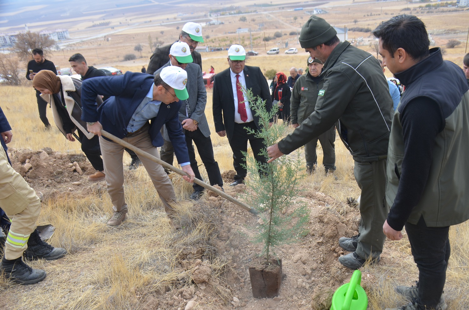 Afşin’de Milli Ağaçlandırma Günü’nde Fidan Dikimi Yapıldı (4)-1