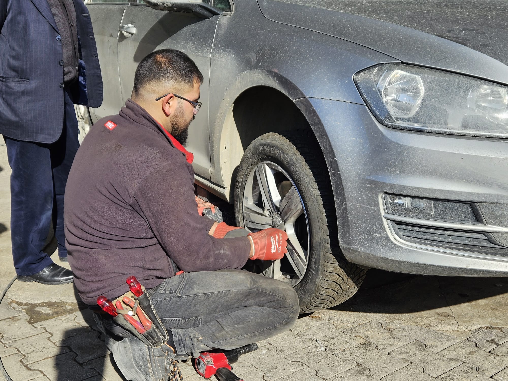 Afşin’de Oto Lastikçilerde Yoğunluk Başladı (4)