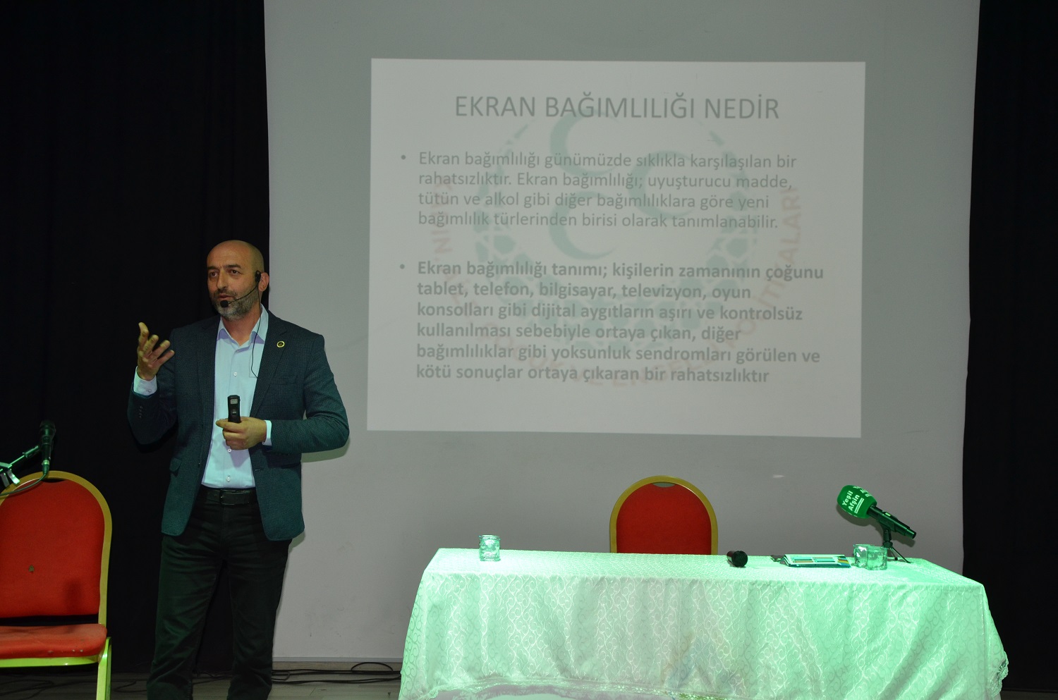 Afşin’de Teknoloji Bağımlılığına Karşı Bilinçlendirme Konferansı Düzenlendi (17)