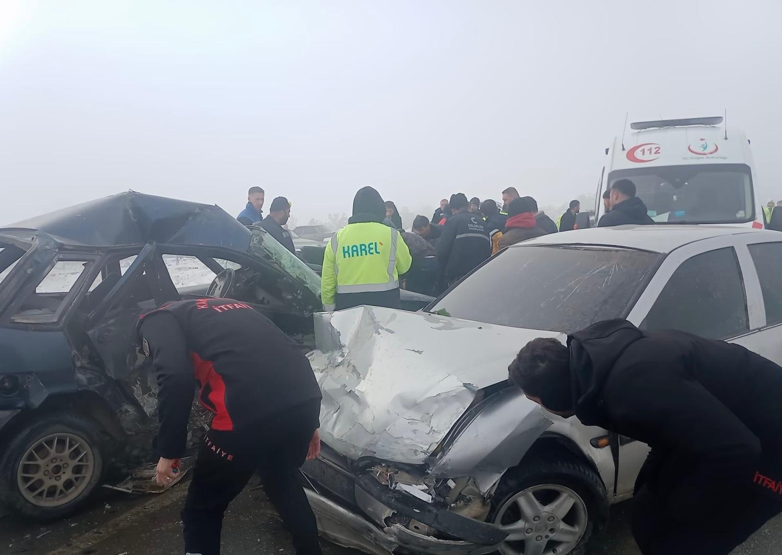 Afşin'de Trafik Kazası 1 Ölü 4 Yaralı2