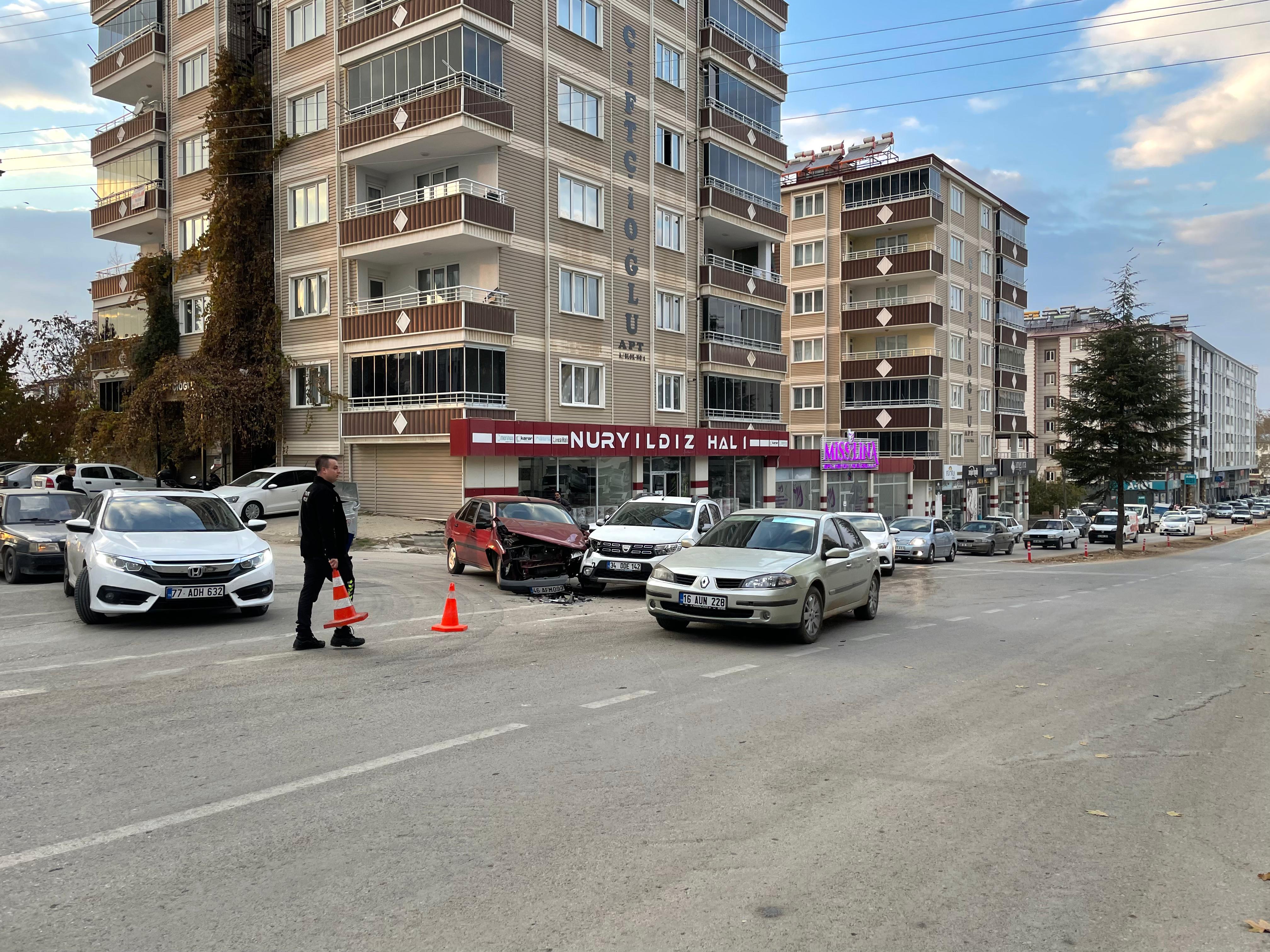 Afşin’de Trafik Kazası Meydana Geldi 1 Hafif Yaralı