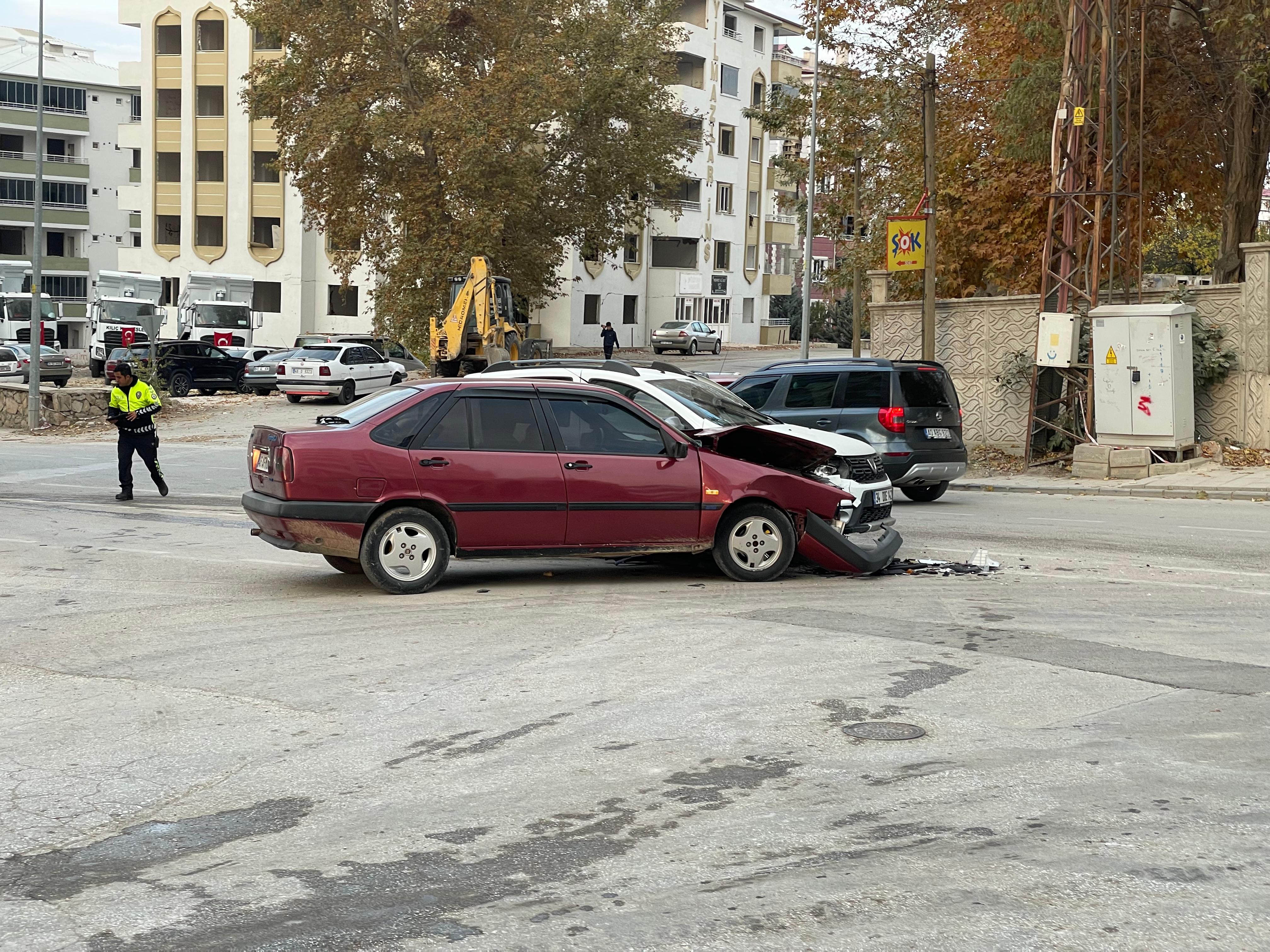 Afşin’de Trafik Kazası Meydana Geldi 1 Hafif Yaralı3