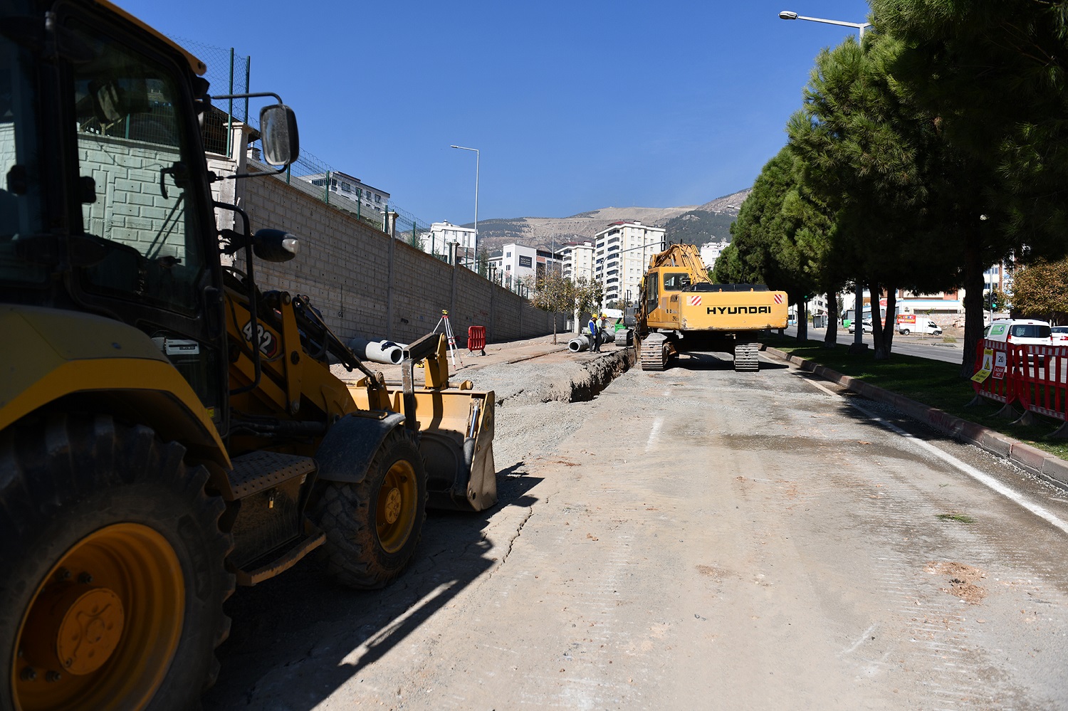 Büyükşehir, Ahır Dağı Caddesi’nde Altyapı İmalatlarına Hız Verdi (2)