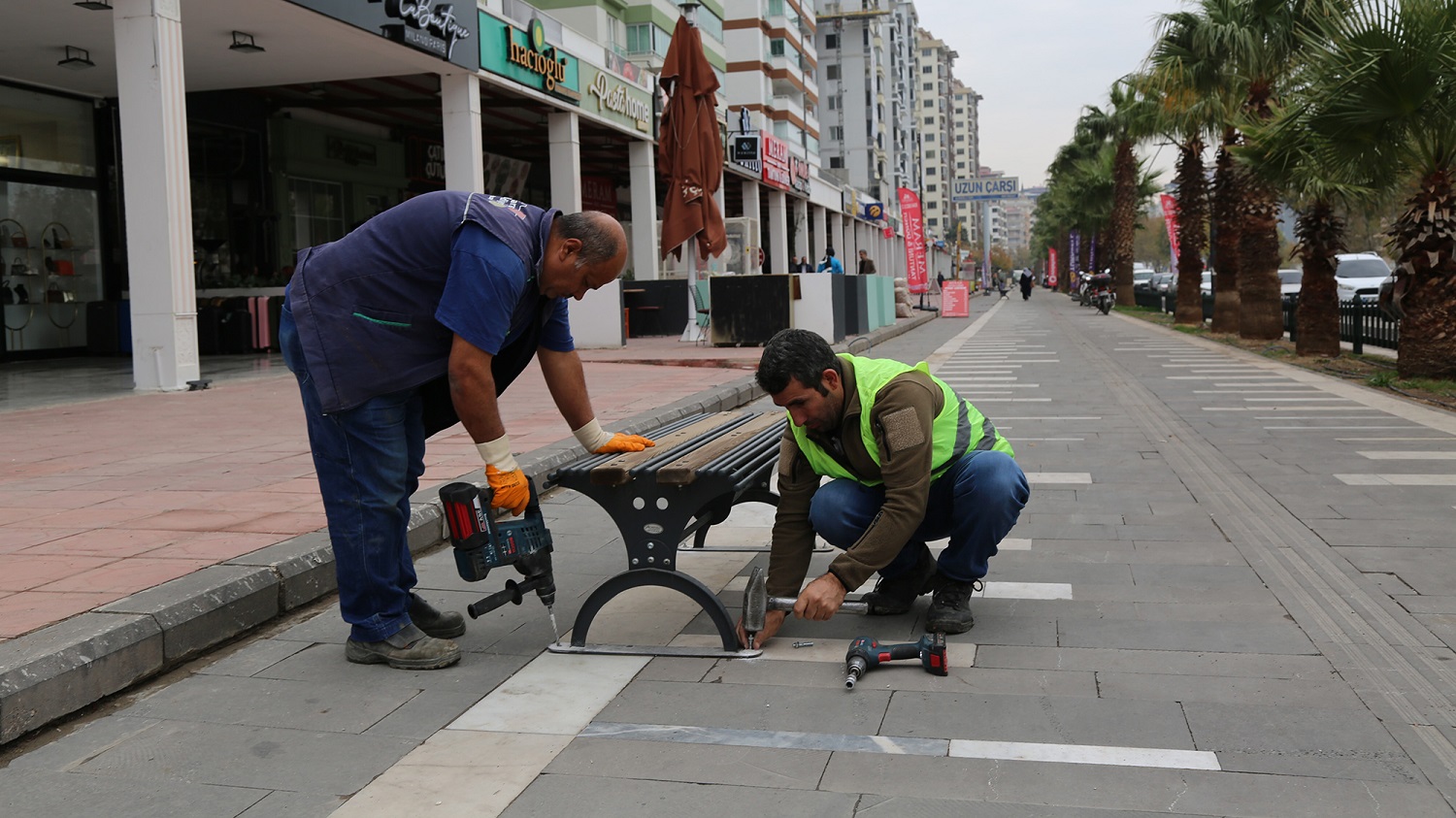 Büyükşehir, Binevler’e Yeni Şehir Mobilyaları Kuruluyor (2)