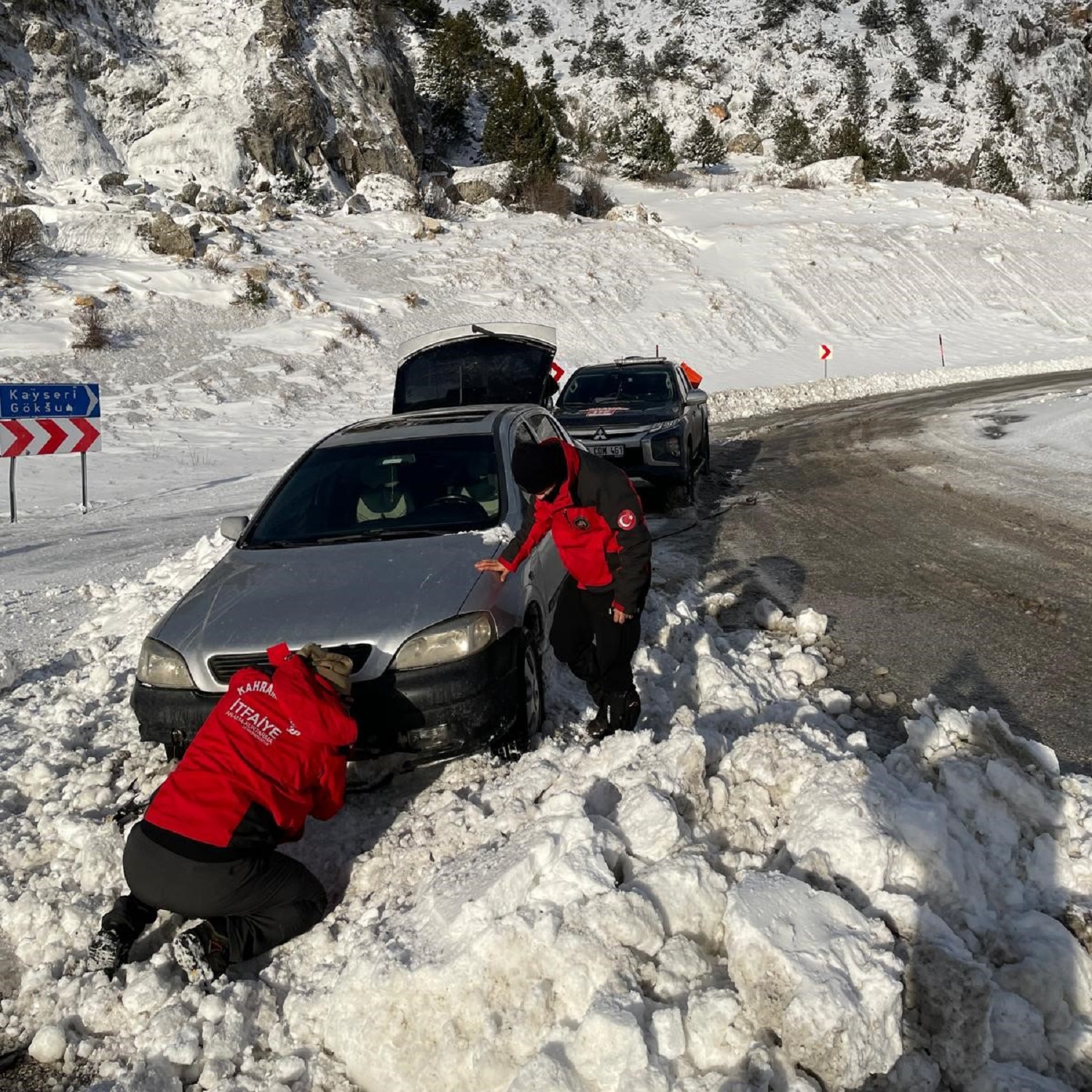 Büyükşehir İtfaiyesinin Desteği Soğuk Havada Yürekleri Isıttı (2)