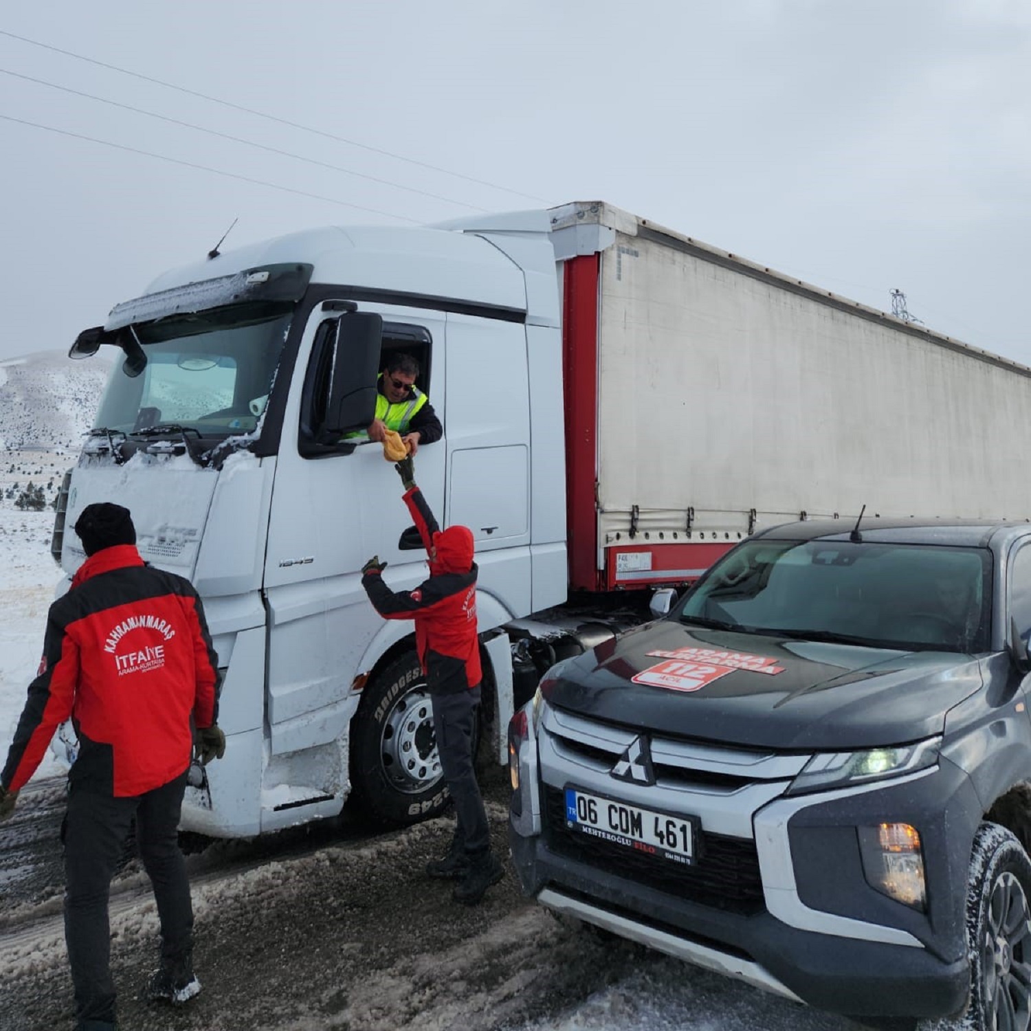 Büyükşehir İtfaiyesinin Desteği Soğuk Havada Yürekleri Isıttı (3)