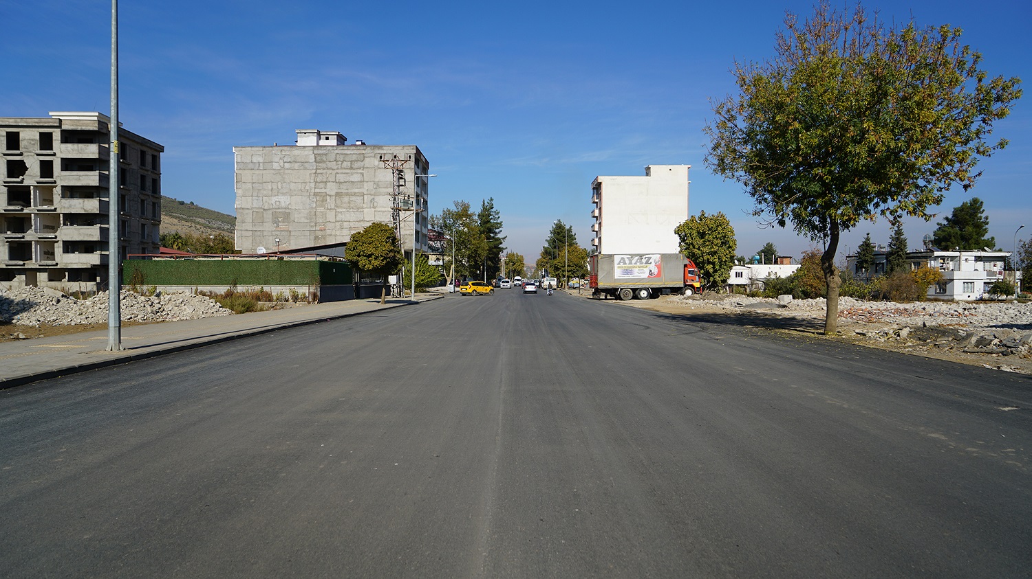 Büyükşehir, Türkoğlu’nda Mahir Ünal Caddesi’ni 11 Milyonluk Yatırımla Yeniledi (1)