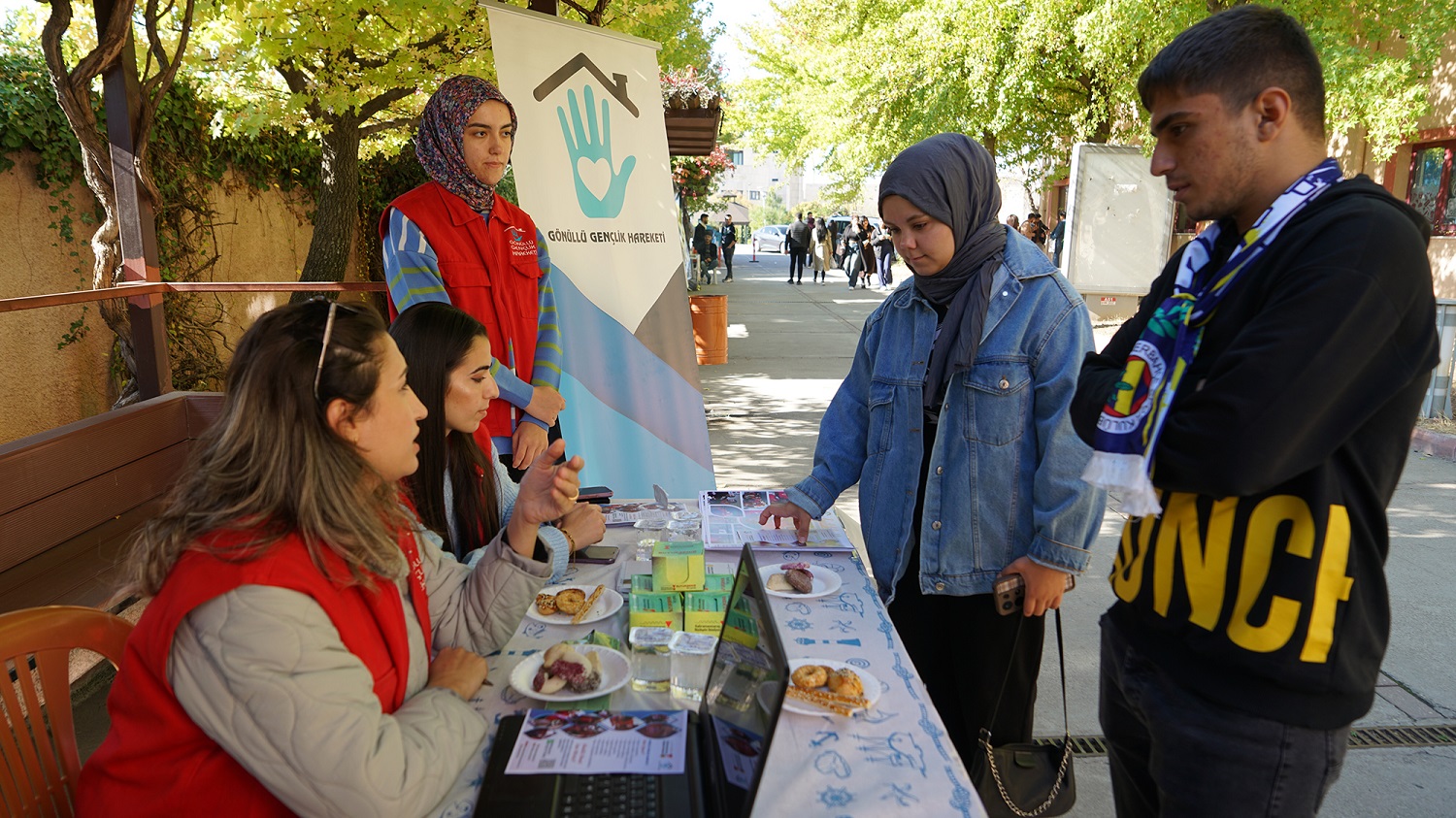 Büyükşehir’in Gönüllü Gençlik Hareketi’ne Katılmak İster Misin (2)