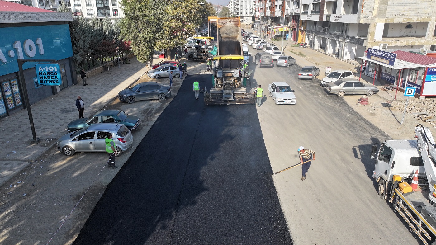 Daha Ulaşılabilir Türkoğlu İçin Büyükşehir Yol Yatırımlarını Sürdürüyor (1)