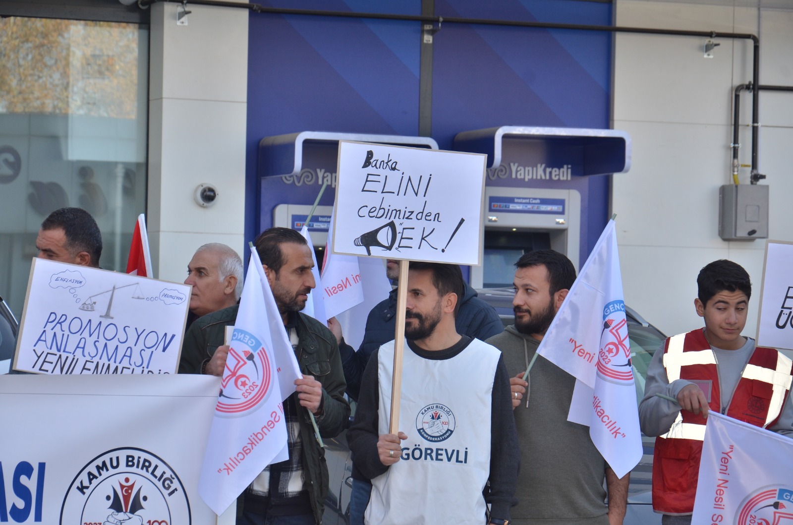 Genç Eğitim Sendikasından Maaş Bankası’na Protesto2