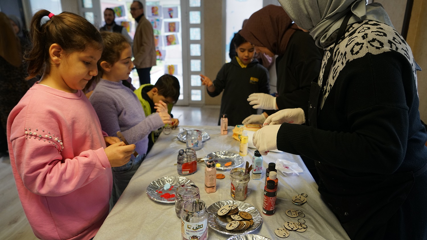 Kahraman Çocuklardan Savaş Mağduru Çocuklara Uzanan El (3)