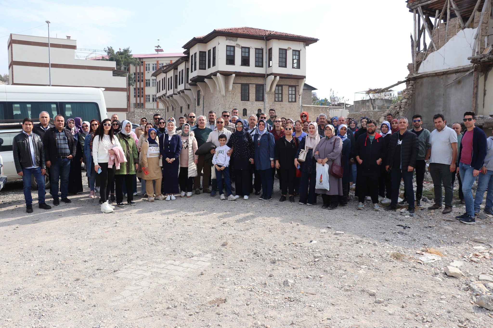 Kahramanmaraş’taki Tarihi Yapılara Şehir Turu Konulu Şehir Gezisi Düzenlendi2