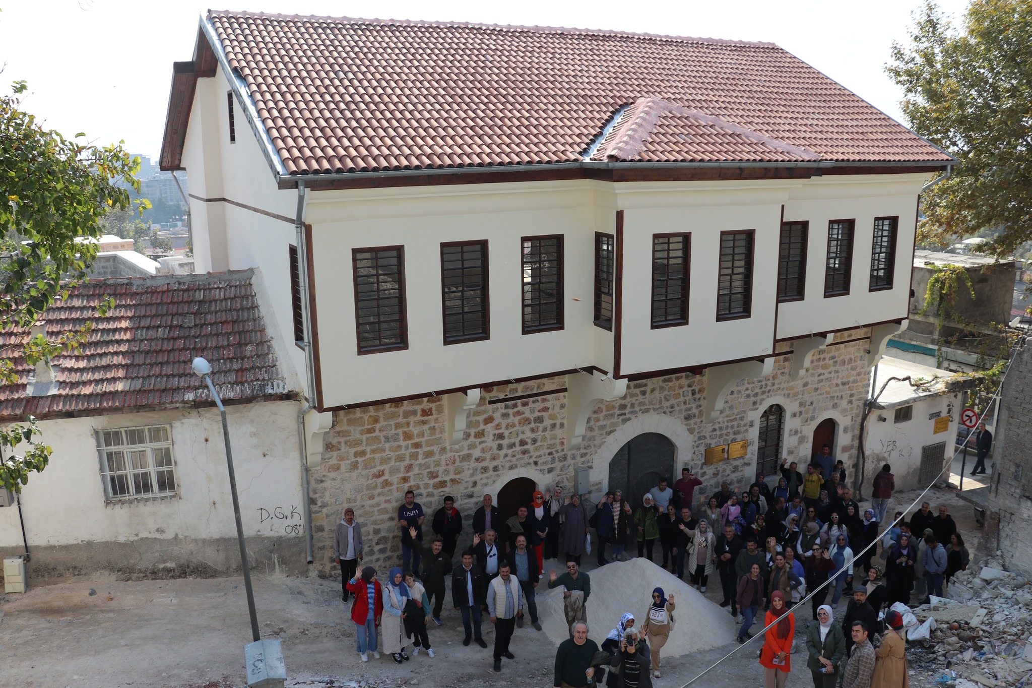 Kahramanmaraş’taki Tarihi Yapılara Şehir Turu Konulu Şehir Gezisi Düzenlendi3